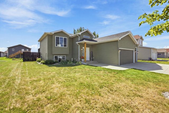 1829 43rd Avenue S, Moorhead, MN 56560