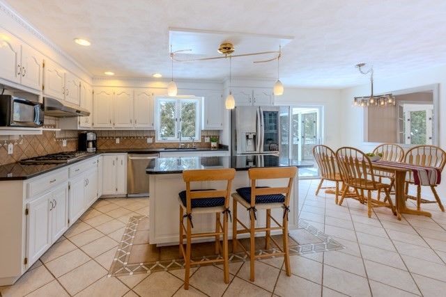 29 Stoneybrook Cir., Andover, MA 01810