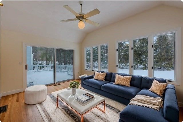 29 Stoneybrook Cir., Andover, MA 01810