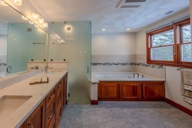 29 Stoneybrook Cir., Andover, MA 01810