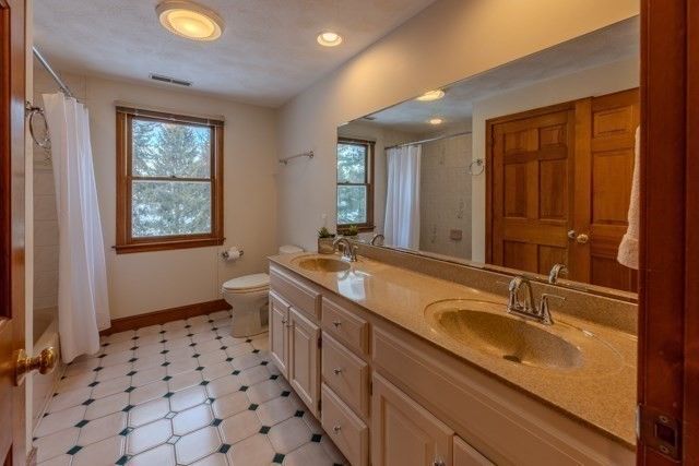 29 Stoneybrook Cir., Andover, MA 01810