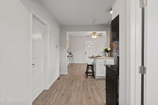 411 Forestal Drive, Knoxville, TN 37918