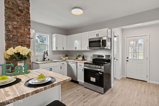 411 Forestal Drive, Knoxville, TN 37918