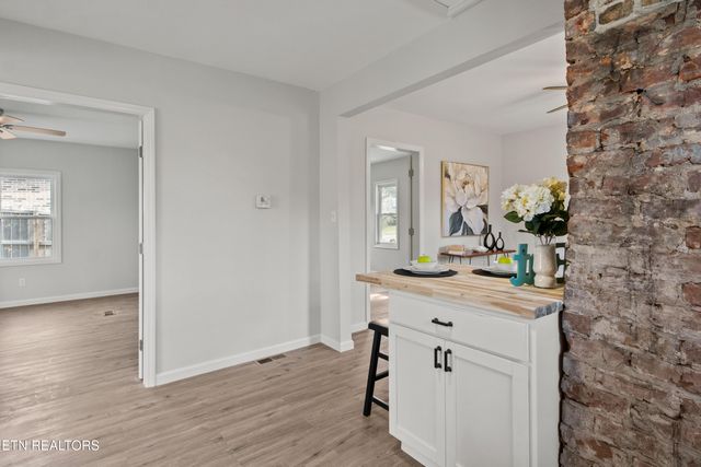 411 Forestal Drive, Knoxville, TN 37918