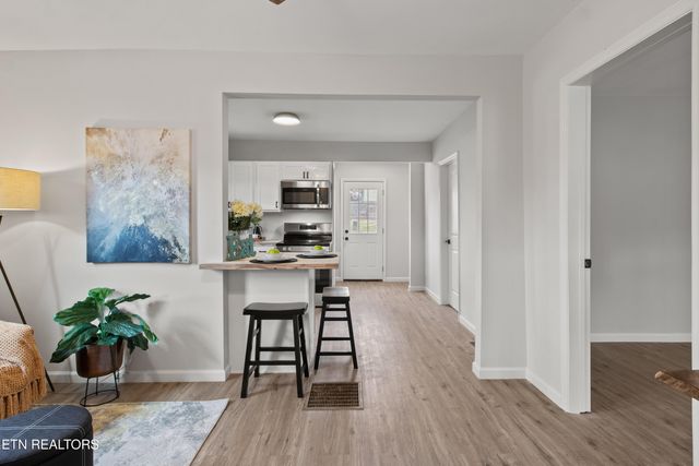 411 Forestal Drive, Knoxville, TN 37918