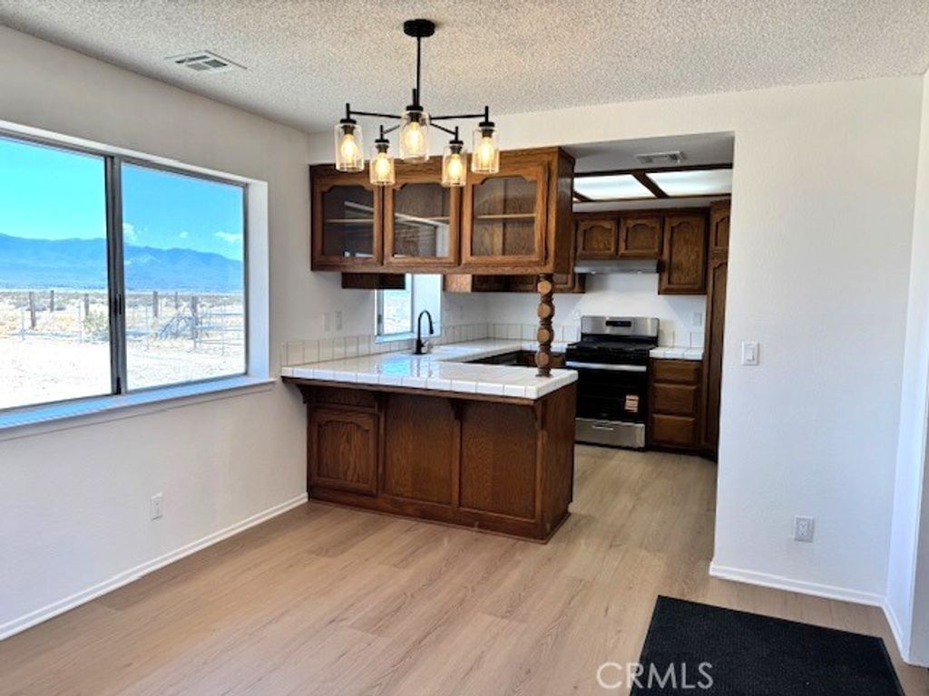 Image 6 of property listing at 36749 Esaw, Lucerne Valley, CA 92356