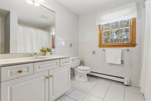 11 Satucket Tr, Bridgewater, MA 02324