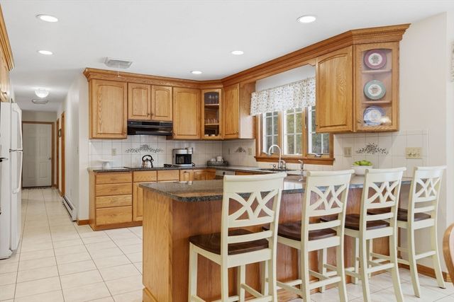 11 Satucket Tr, Bridgewater, MA 02324