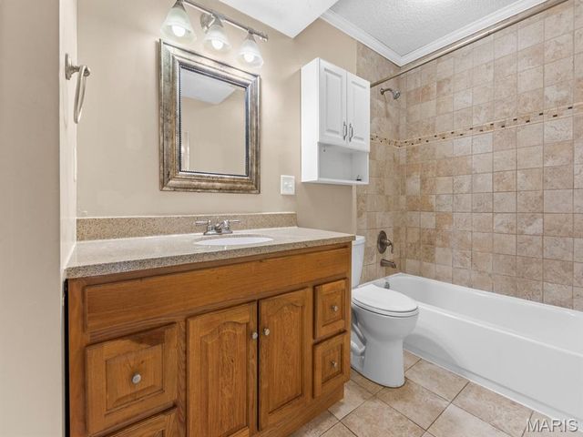 10473 Corbeil Drive, Creve Coeur, MO 63146
