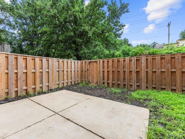 10473 Corbeil Drive, Creve Coeur, MO 63146