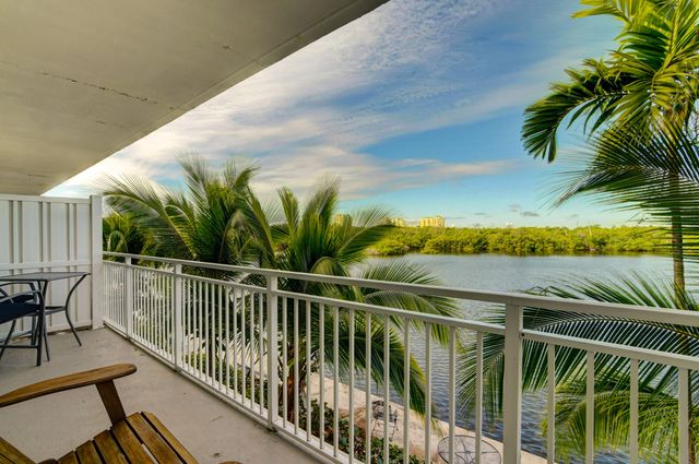 6520 N Ocean Boulevard 24, Ocean Ridge, FL 33435