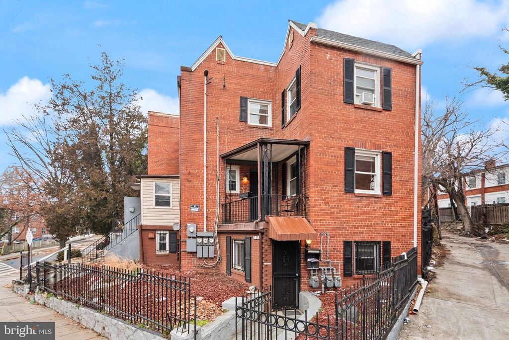 550 MALCOLM X AVE SE, Washington, DC 20032