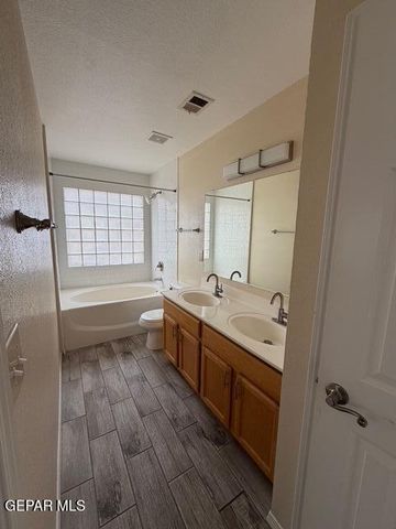 14044 Peter Noyes Drive, Horizon City, TX 79928