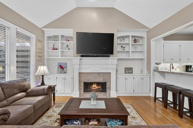 12424 Long Street, Overland Park, KS 66213