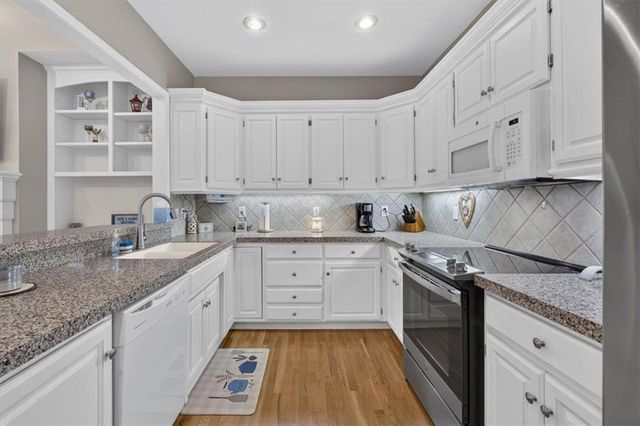 12424 Long Street, Overland Park, KS 66213
