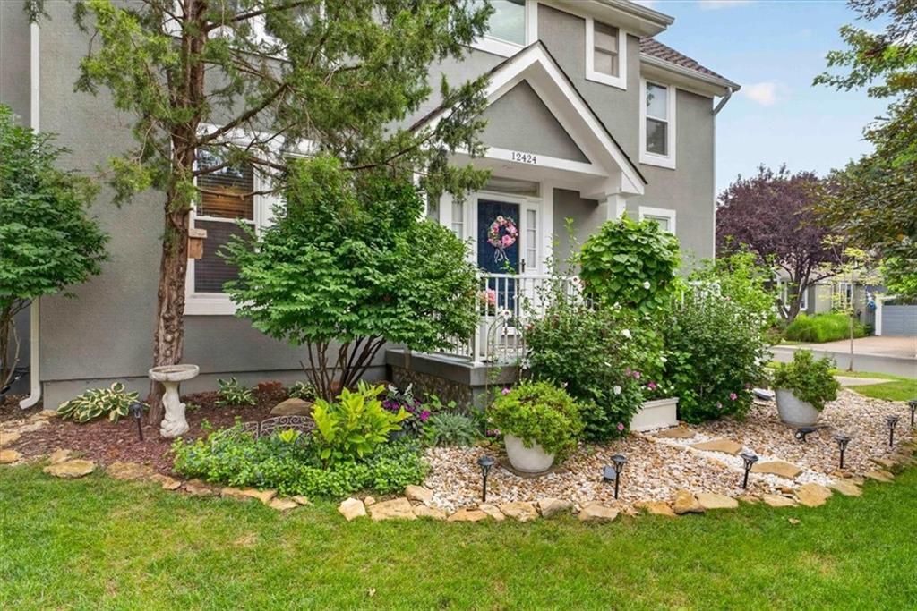 12424 Long Street, Overland Park, KS 66213