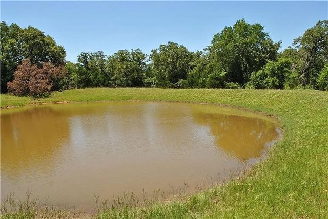 21741 E Interstate 10, Luling, TX 78648