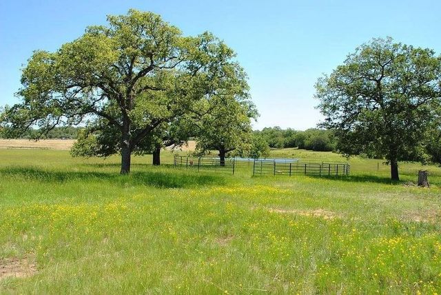 21741 E Interstate 10, Luling, TX 78648