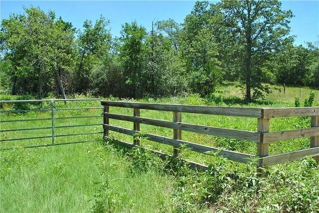 21741 E Interstate 10, Luling, TX 78648
