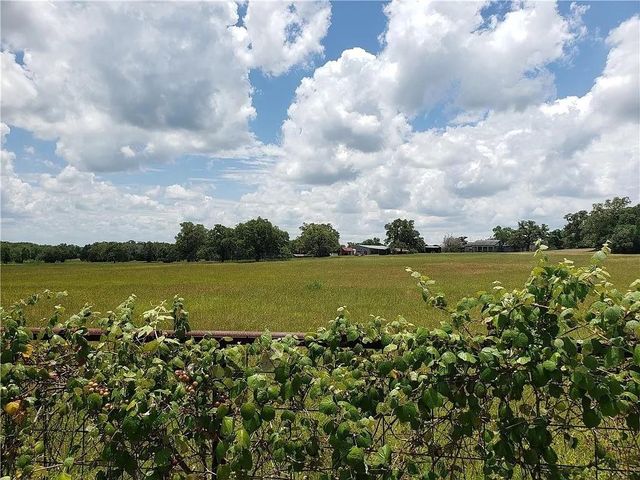 21741 E Interstate 10, Luling, TX 78648