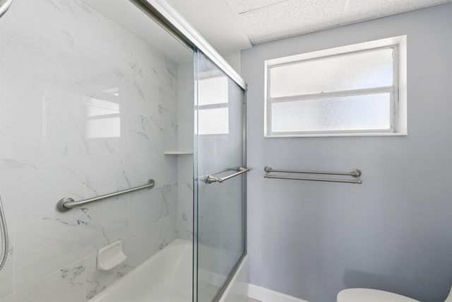 2951 NW 46th Avenue 407, Lauderdale Lakes, FL 33313