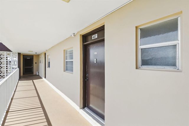 2951 NW 46th Avenue 407, Lauderdale Lakes, FL 33313