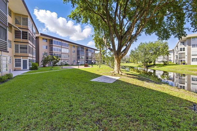 2951 NW 46th Avenue 407, Lauderdale Lakes, FL 33313