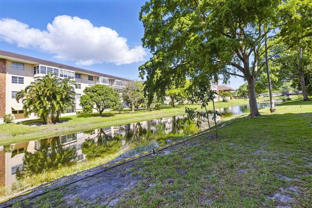 2951 NW 46th Avenue 407, Lauderdale Lakes, FL 33313