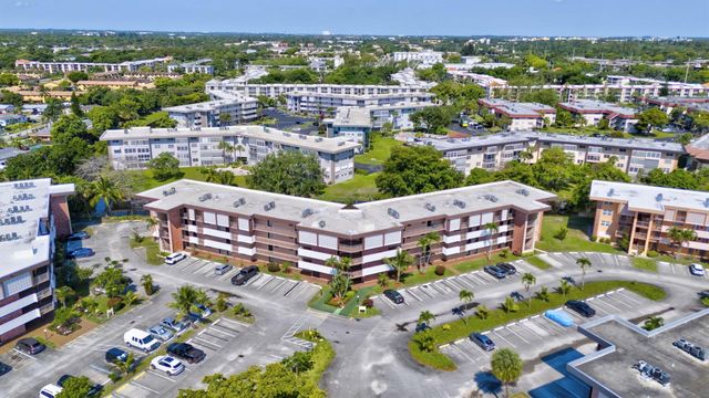 2951 NW 46th Avenue 407, Lauderdale Lakes, FL 33313