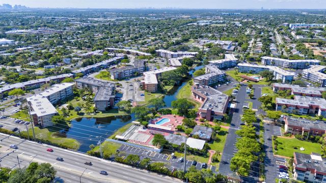 2951 NW 46th Avenue 407, Lauderdale Lakes, FL 33313