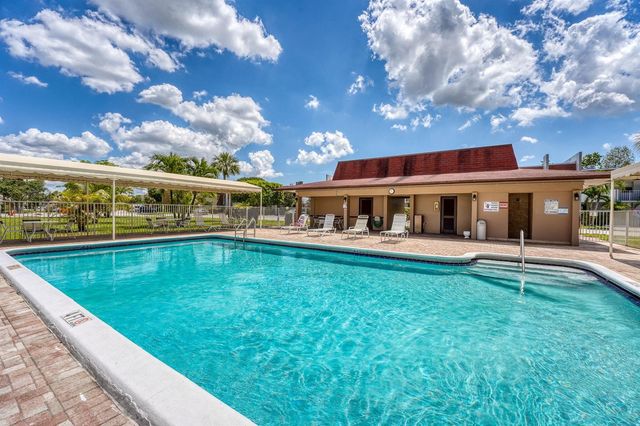 2951 NW 46th Avenue 407, Lauderdale Lakes, FL 33313