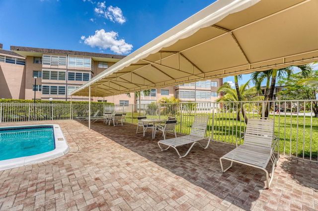 2951 NW 46th Avenue 407, Lauderdale Lakes, FL 33313