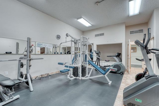 2951 NW 46th Avenue 407, Lauderdale Lakes, FL 33313