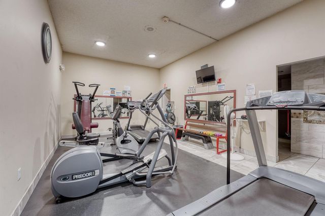 2951 NW 46th Avenue 407, Lauderdale Lakes, FL 33313