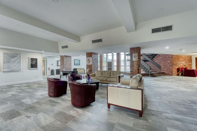 2951 NW 46th Avenue 407, Lauderdale Lakes, FL 33313
