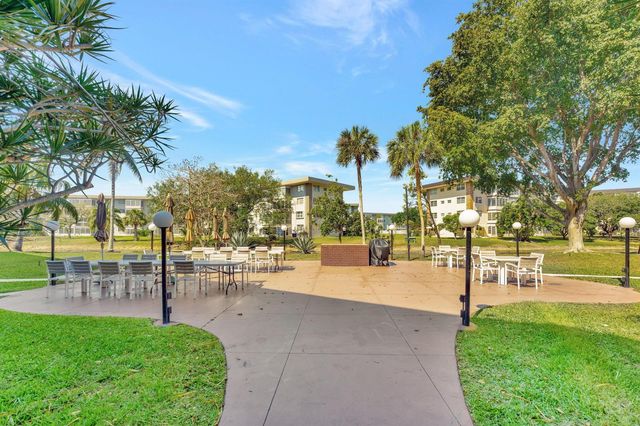 2951 NW 46th Avenue 407, Lauderdale Lakes, FL 33313
