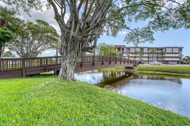2951 NW 46th Avenue 407, Lauderdale Lakes, FL 33313