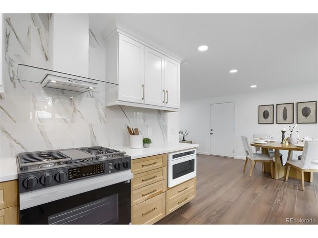 909 E 9th Ave, Broomfield, CO 80020