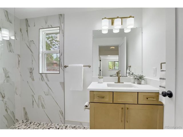 909 E 9th Ave, Broomfield, CO 80020