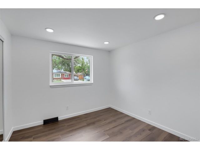 909 E 9th Ave, Broomfield, CO 80020
