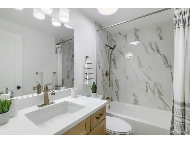 909 E 9th Ave, Broomfield, CO 80020