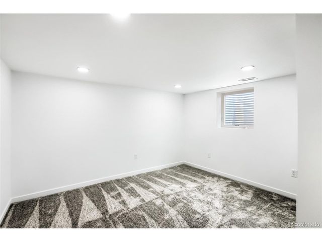 909 E 9th Ave, Broomfield, CO 80020