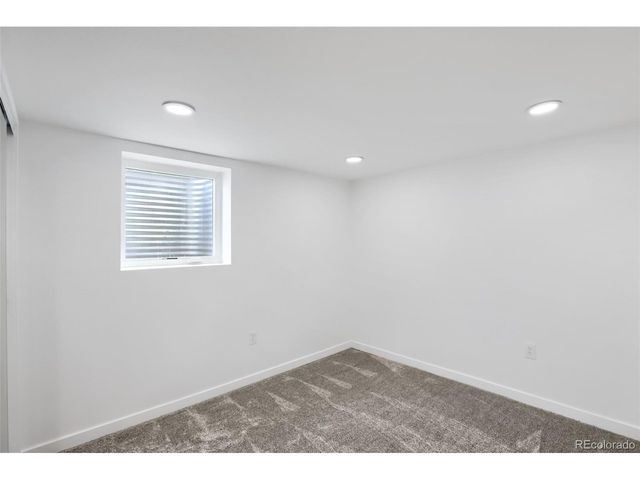 909 E 9th Ave, Broomfield, CO 80020