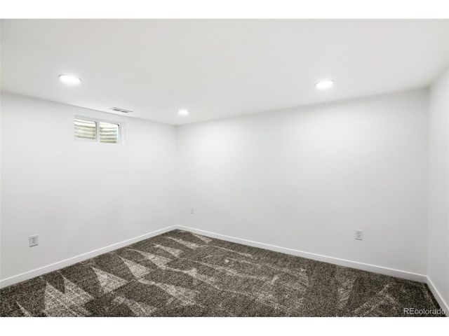 909 E 9th Ave, Broomfield, CO 80020