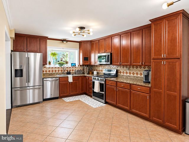 13325 POCOMOKE CT, Woodbridge, VA 22192