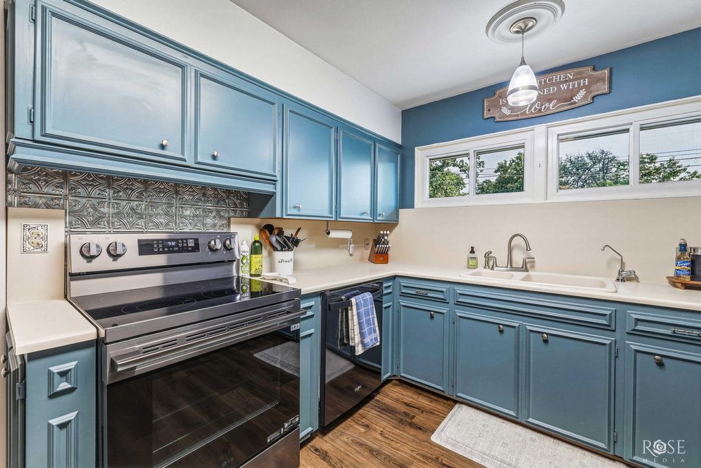 Image 11 of property listing at 2614 University Avenue, San Angelo, TX 76904
