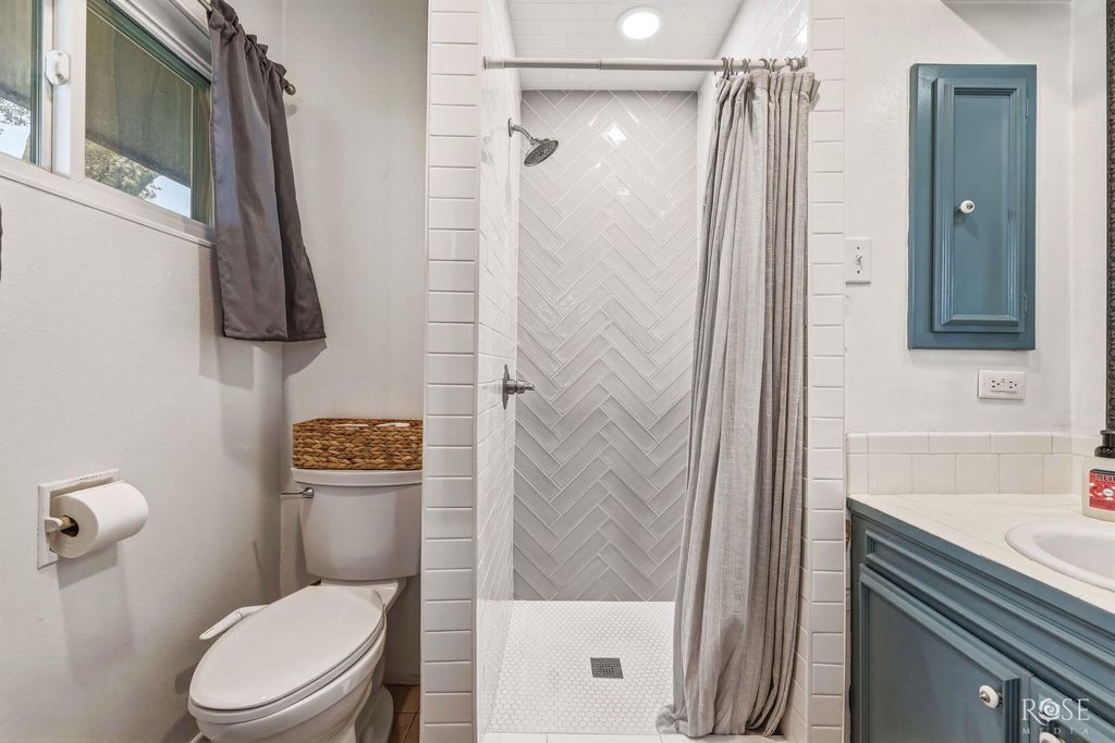 Image 15 of property listing at 2614 University Avenue, San Angelo, TX 76904