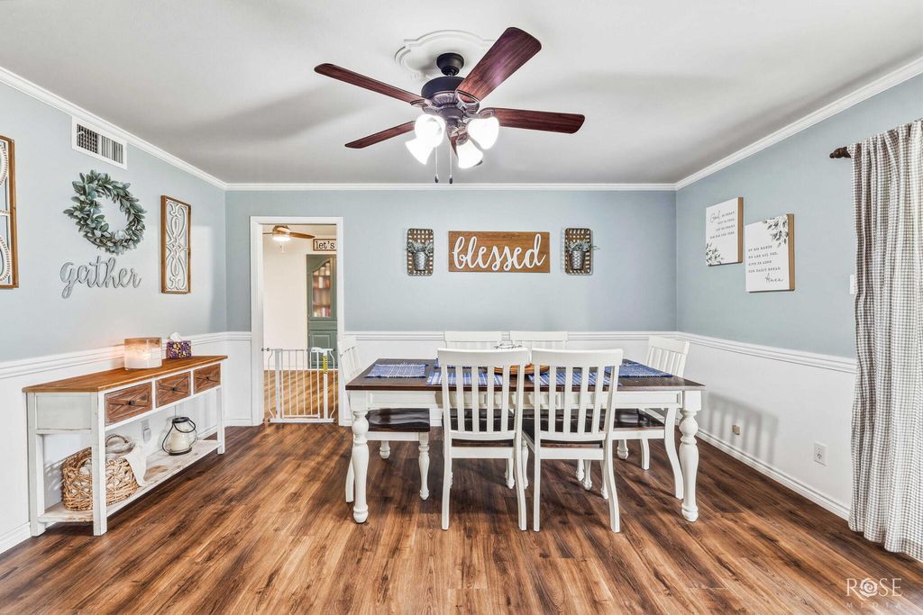 Image 8 of property listing at 2614 University Avenue, San Angelo, TX 76904