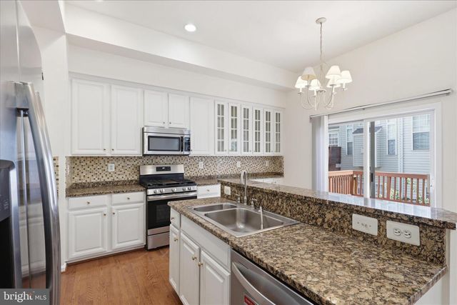 13573 CEDAR RUN LN, Herndon, VA 20171