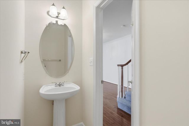 13573 CEDAR RUN LN, Herndon, VA 20171